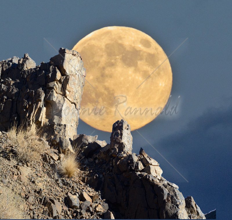 Supermoon at Walker Lake, NV - Click Image to Close